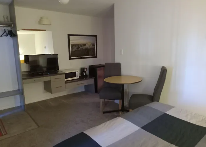 Cardston Places to Stay