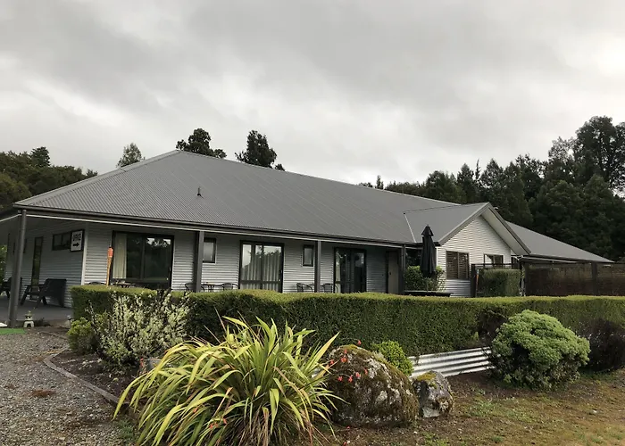 Moana Places to Stay