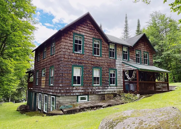 Raquette Lake Places to Stay