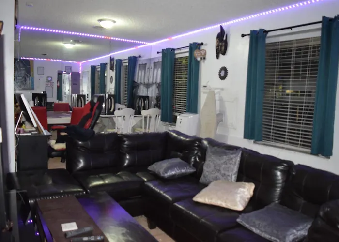 North Miami Beach Places to Stay