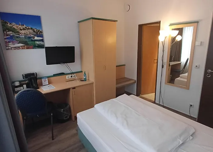 Duren Places to Stay