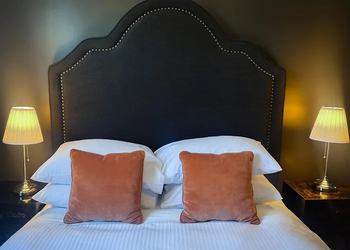 Mount Victoria Places to Stay