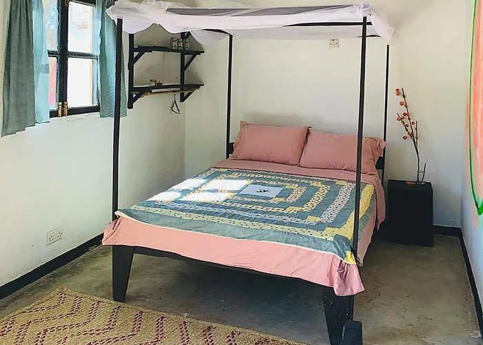 Cape Maclear Places to Stay