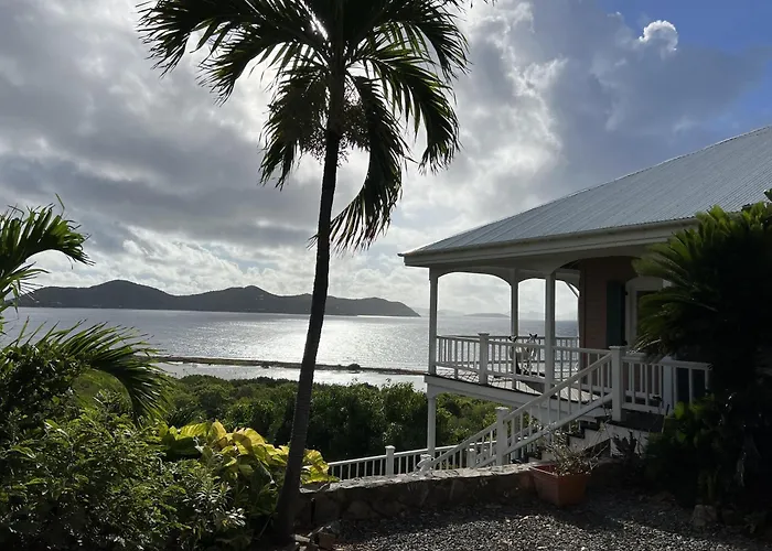 Coral Bay Places to Stay