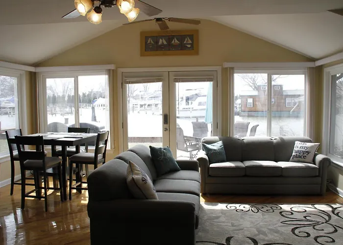 Fair Haven Places to Stay