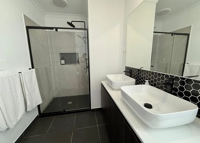 Jacobs Well Places to Stay