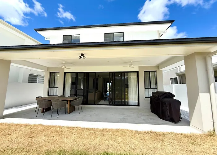 Jacobs Well Places to Stay
