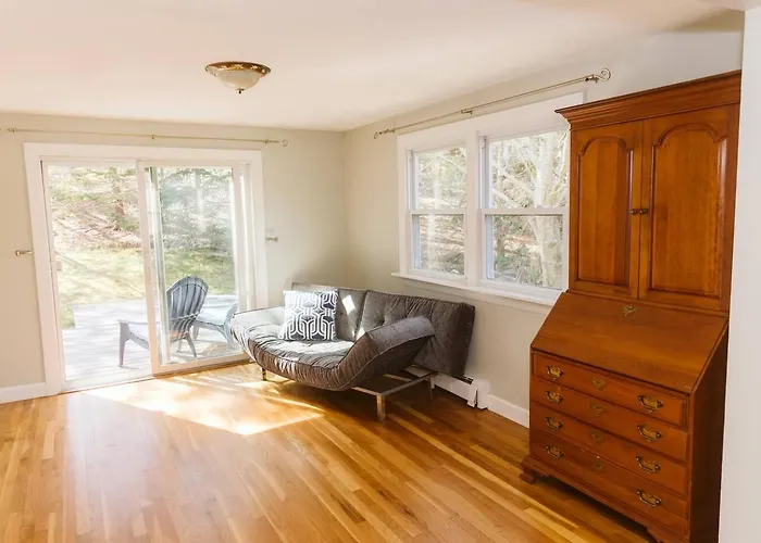 Manchester-by-The-Sea Places to Stay
