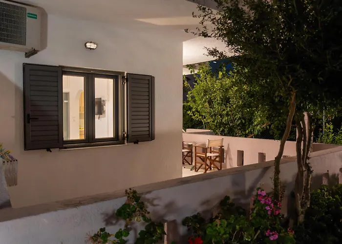 Elounda (Crete) Places to Stay