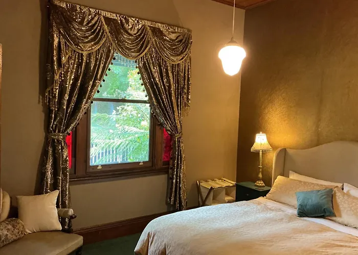 Blackwood Places to Stay