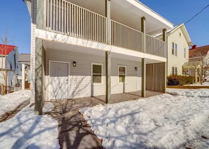 Hinton Places to Stay