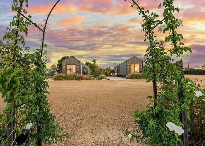 Temora Places to Stay