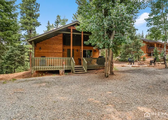 Duck Creek Village Places to Stay