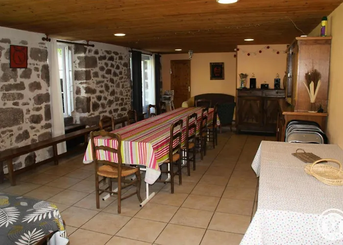Laval (Correze) Places to Stay
