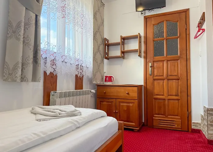 Ciche Male Places to Stay