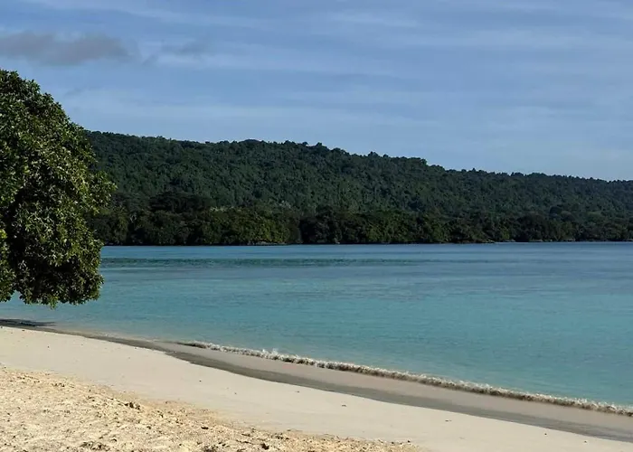 Espiritu Santo Island Places to Stay