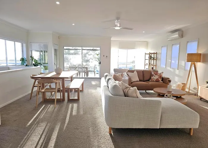Sandgate Places to Stay
