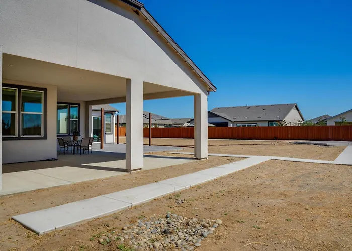 Manteca Places to Stay