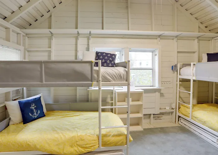 Lakeside Marblehead Places to Stay