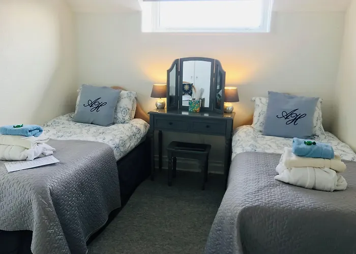 Arundel Places to Stay