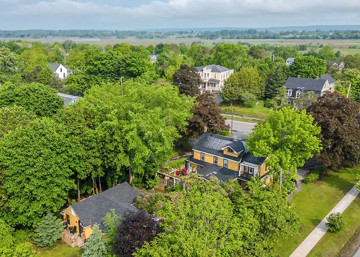 Wolfville Places to Stay