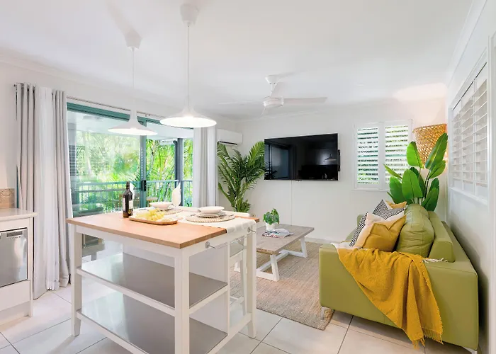 Sunshine Beach Places to Stay