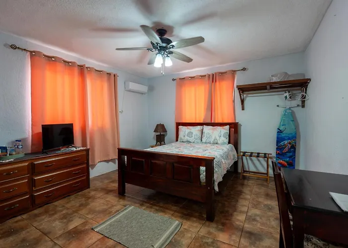 Dangriga Places to Stay