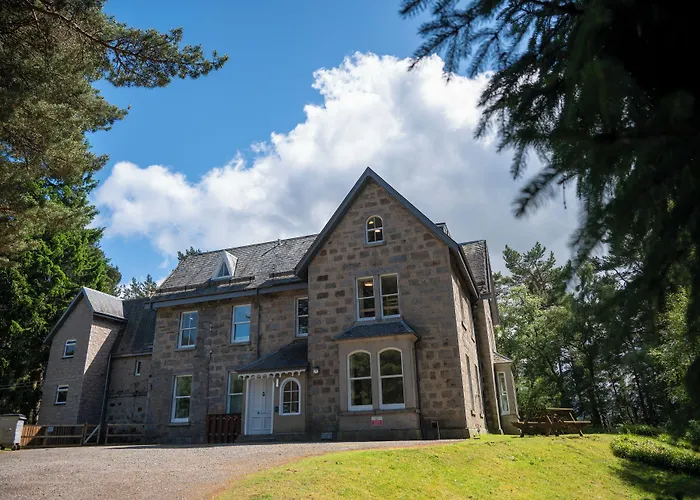 Braemar Places to Stay