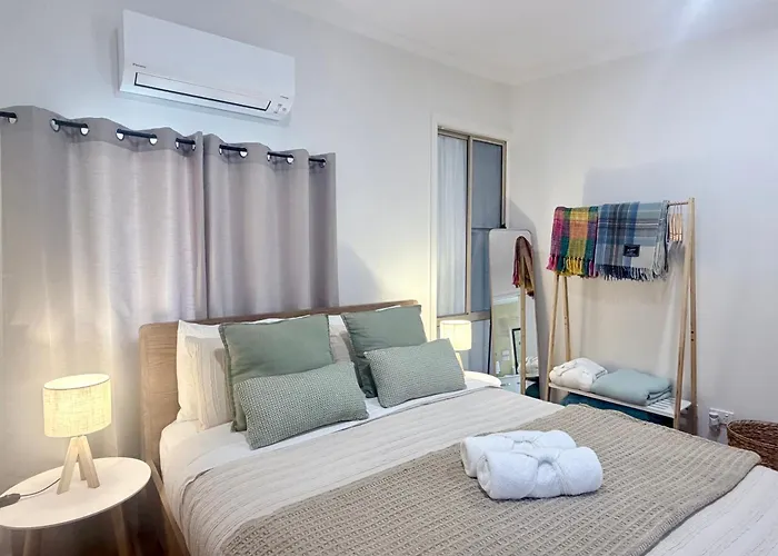 Lightning Ridge Places to Stay