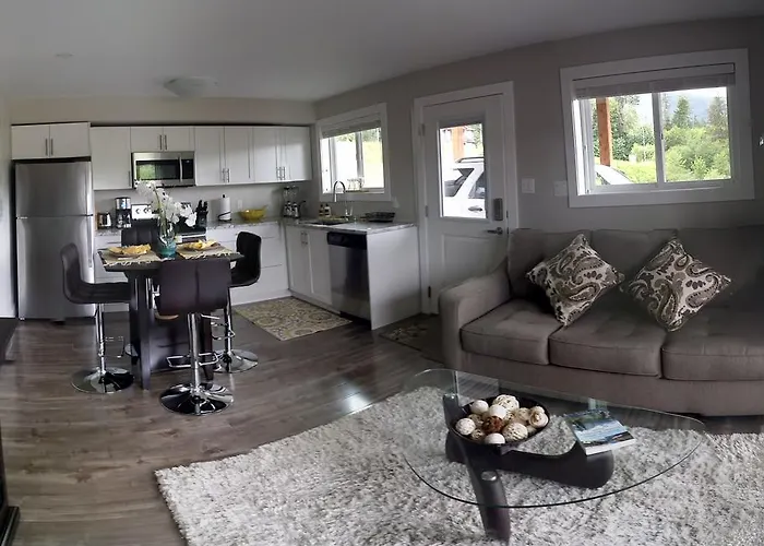 Lake Cowichan Places to Stay