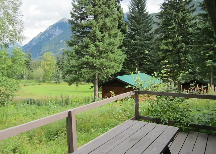 Mount Robson Places to Stay