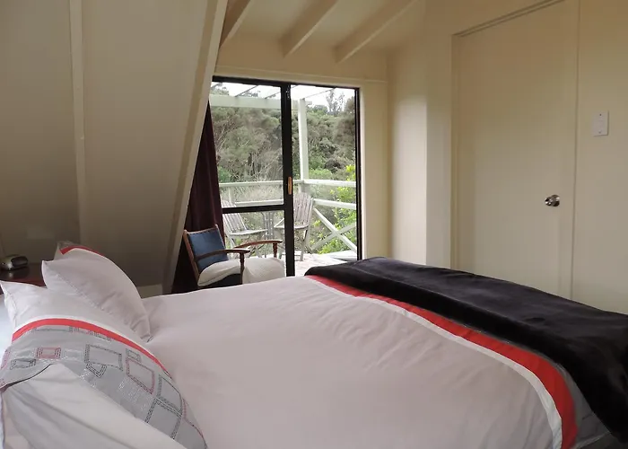 Oneroa Places to Stay