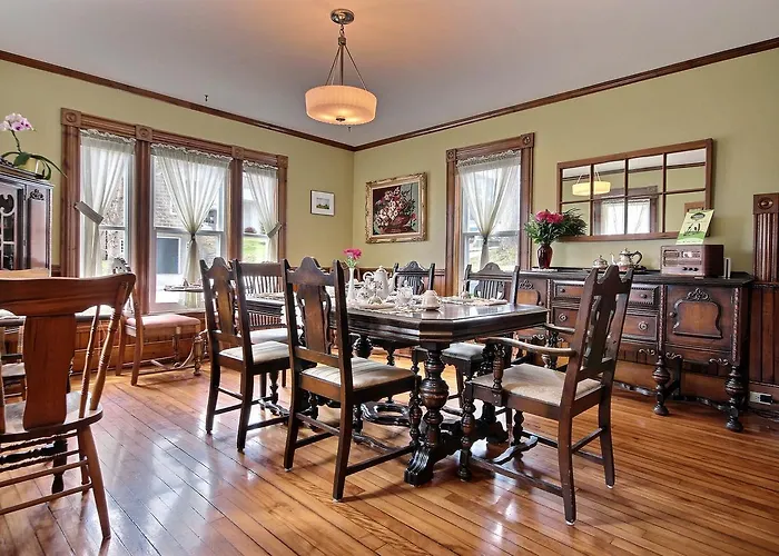 Magog Places to Stay