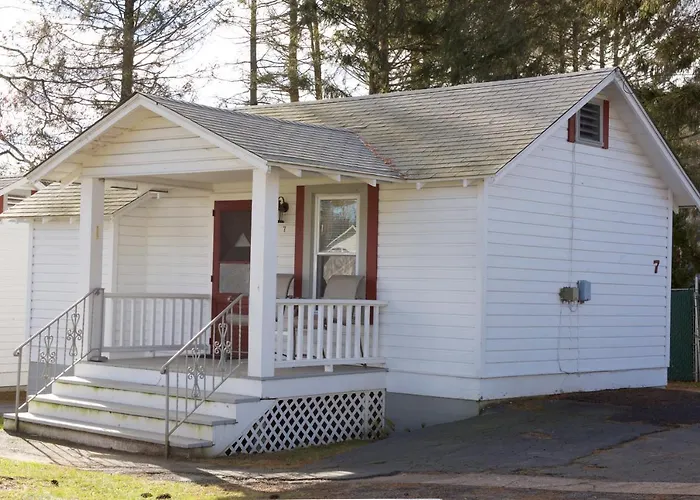 Milford Places to Stay