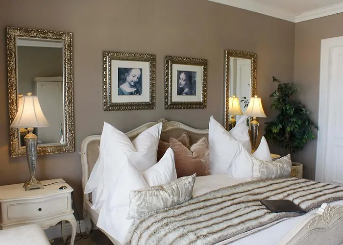 Bloubergstrand Places to Stay