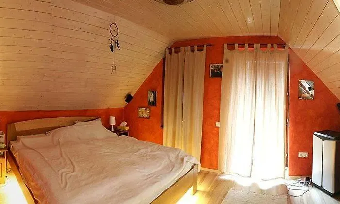 Geresdlak Places to Stay