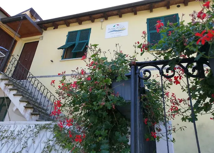La Foce Places to Stay