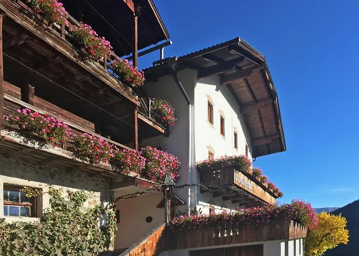 Braies (Prags) Places to Stay
